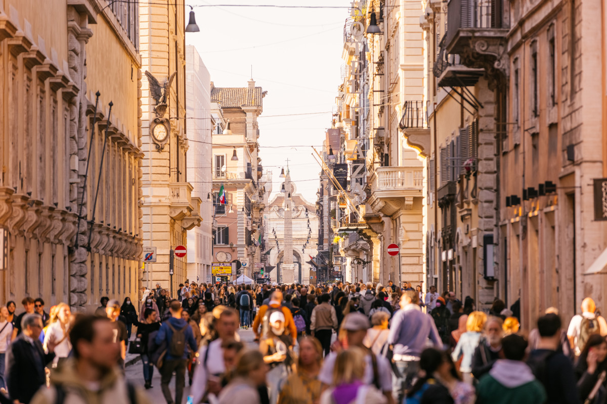 Via Del Corso shopping street in Rome.